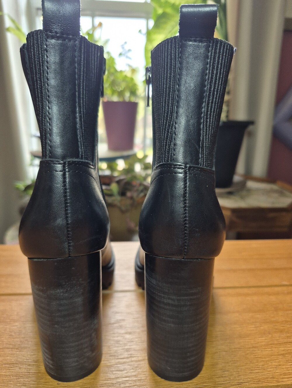 Steve Madden Latch Boots - Size 6.5 - Picture 3 of 6